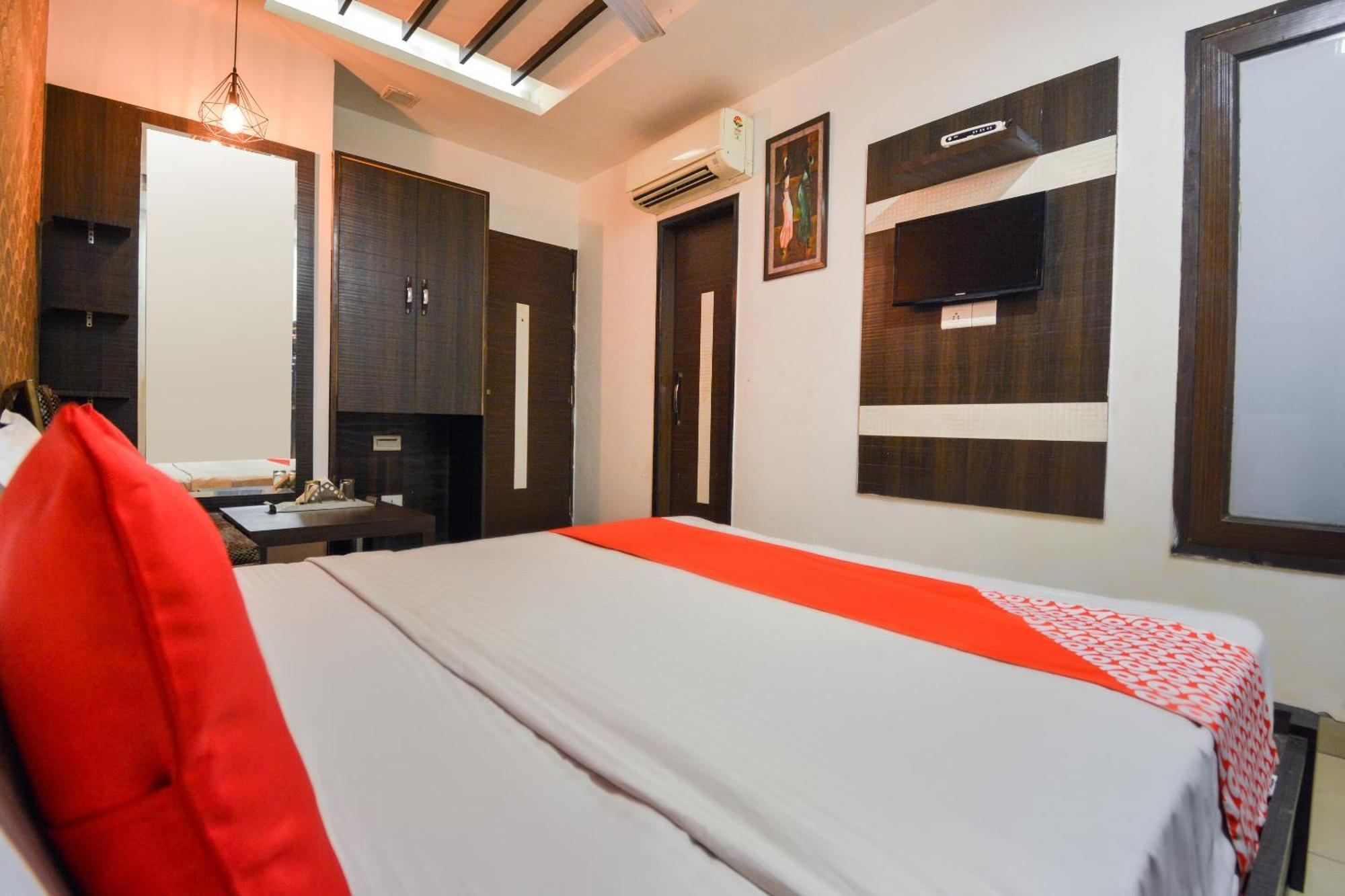 Hotel O Lexis Ludhiana Exteriör bild