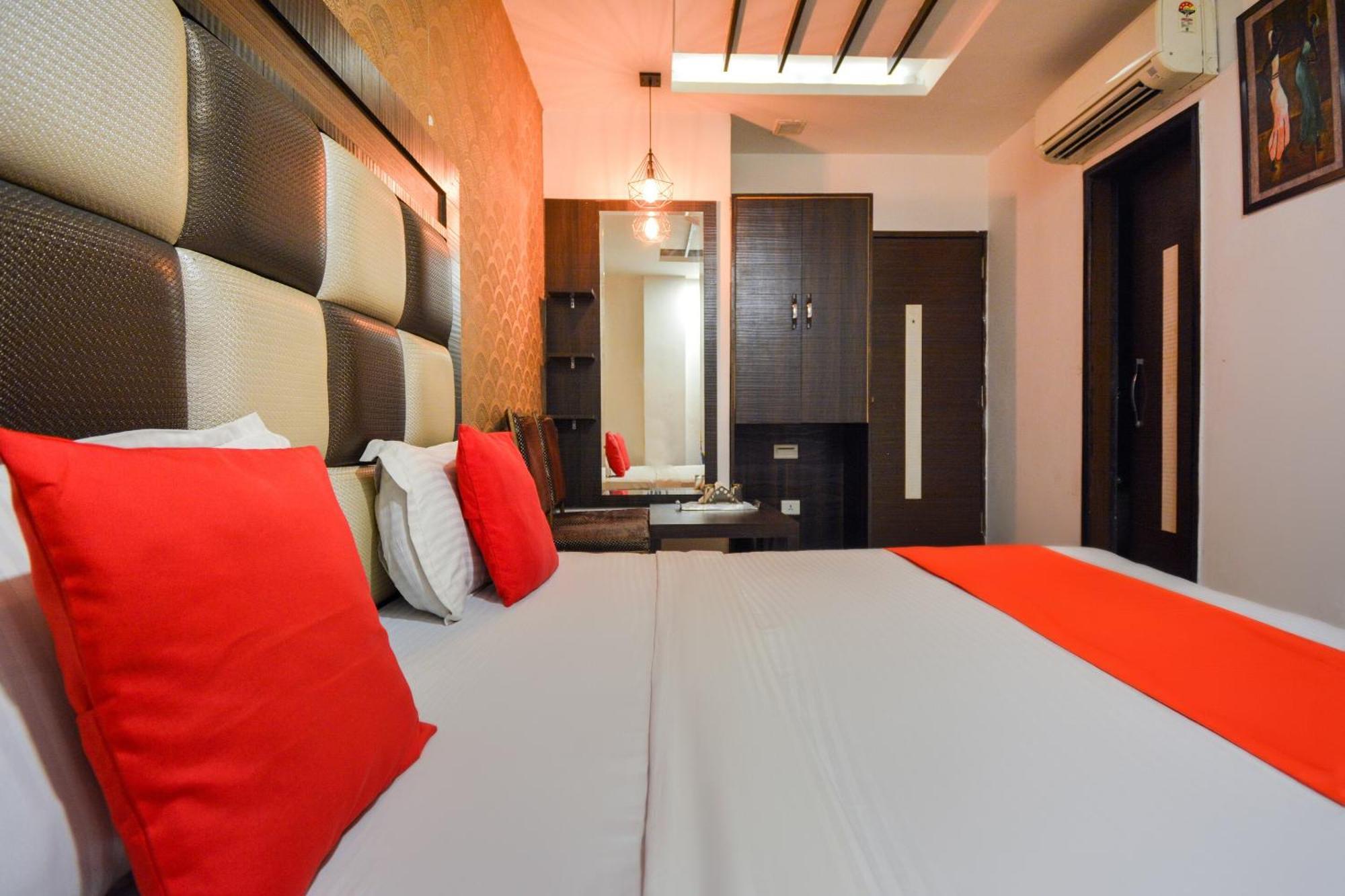 Hotel O Lexis Ludhiana Exteriör bild