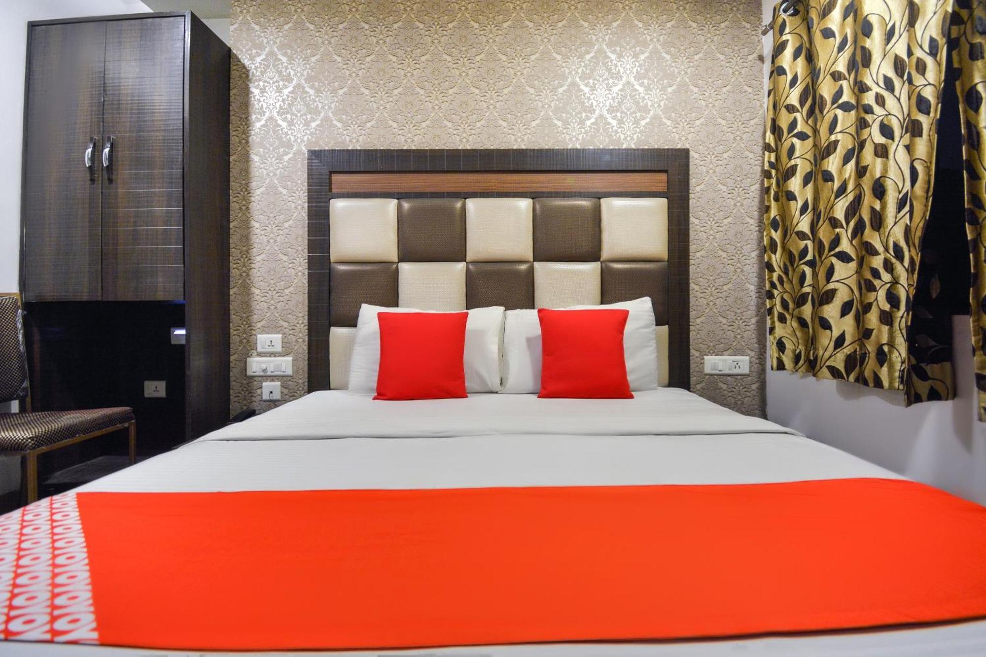 Hotel O Lexis Ludhiana Exteriör bild