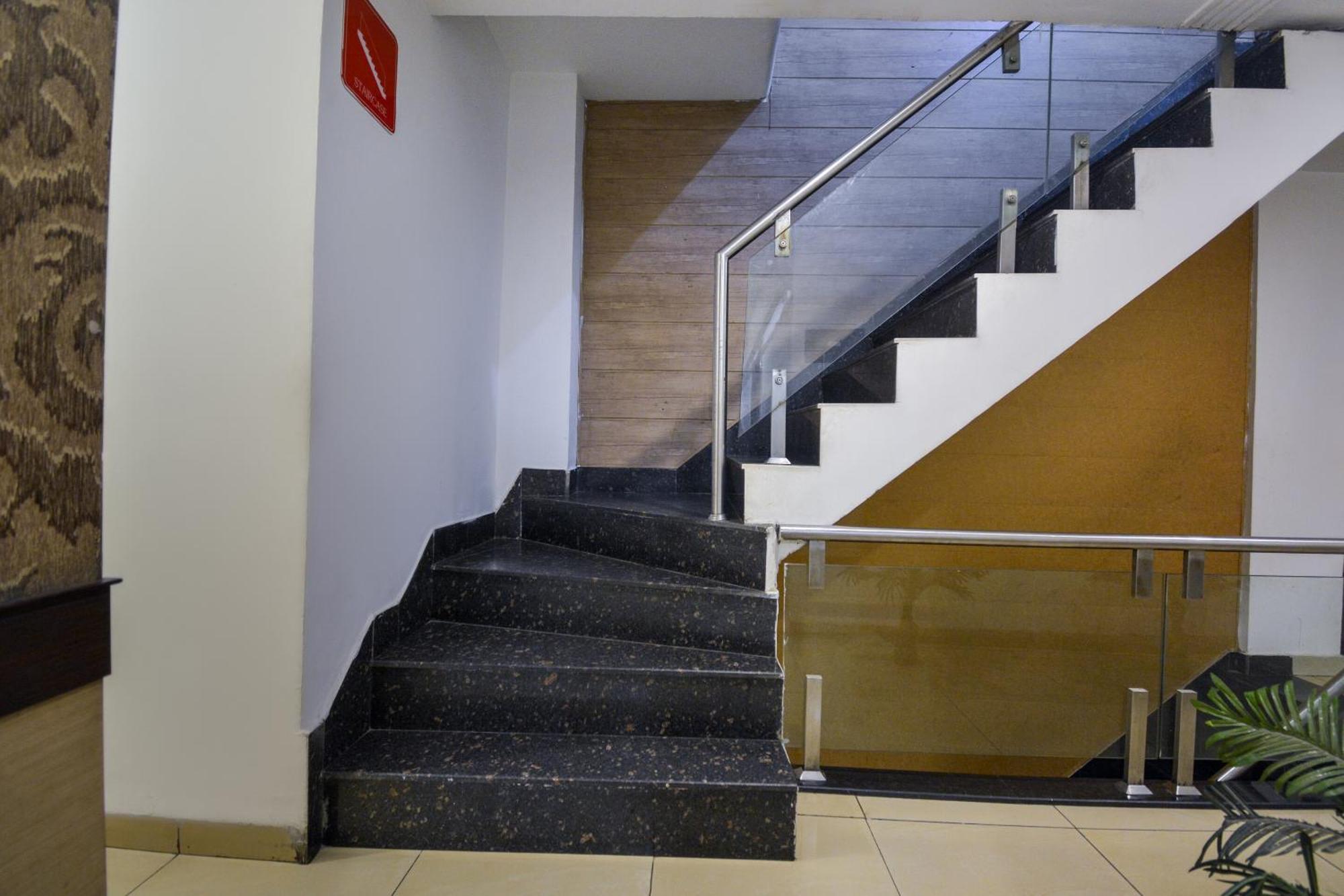 Hotel O Lexis Ludhiana Exteriör bild